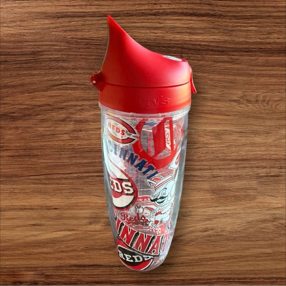 CINCINNATI REDS ALL OVER TERVIS WRAP WATER BOTTLE
NEW - Picture 5 of 7